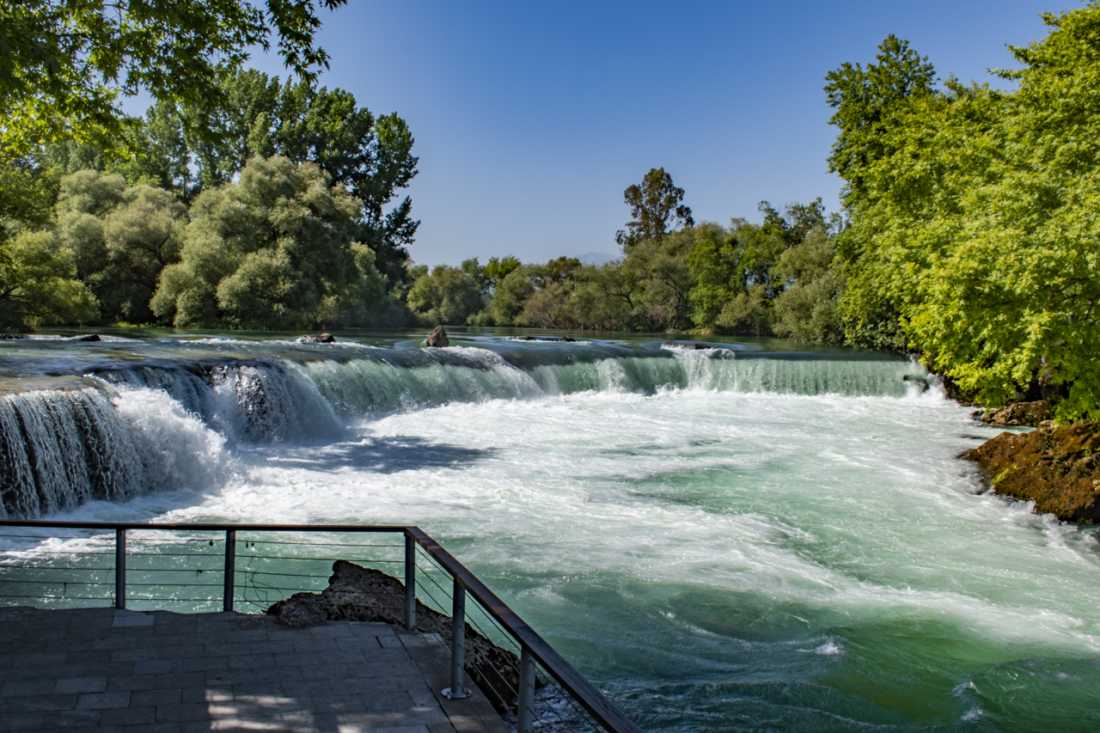 водопад Манавгата вблизи